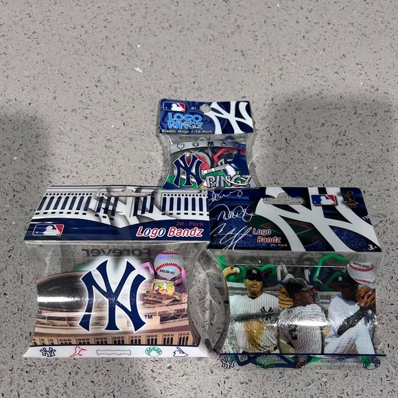 New York Yankees Logo Bandz Set (Silly Bandz- 3-pack) - Picture 1 of 5